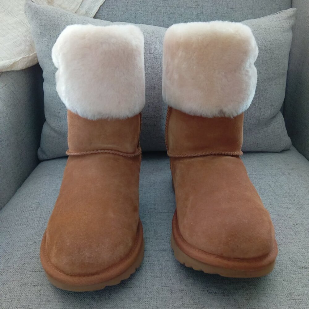 UGG Ramona Classic Short II Youth size 6 Girls Brown Suede Boots